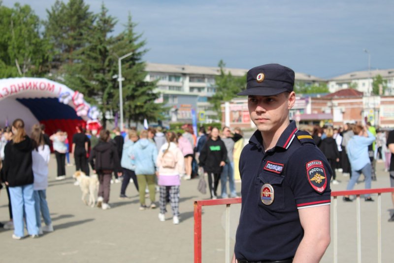 Полицейские Пожарского округа обеспечили охрану общественного порядка на эстафете флага I спортивных игр «Дети Приморья»