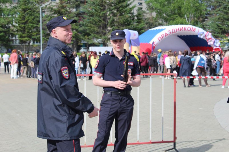 Полицейские Пожарского округа обеспечили охрану общественного порядка на эстафете флага I спортивных игр «Дети Приморья»